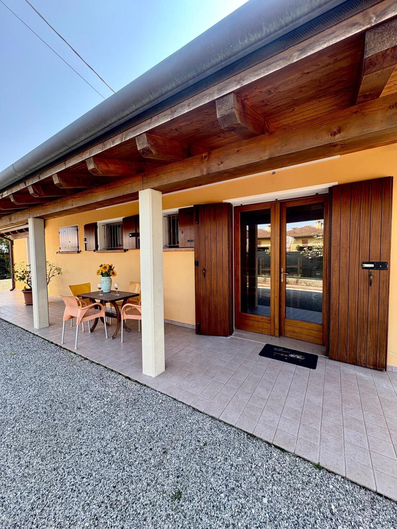 A Casa Di Amici Villa Vidor ภายนอก รูปภาพ